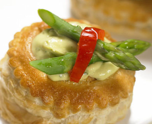 Guacomole and Asparagus Filled Pastry Cases