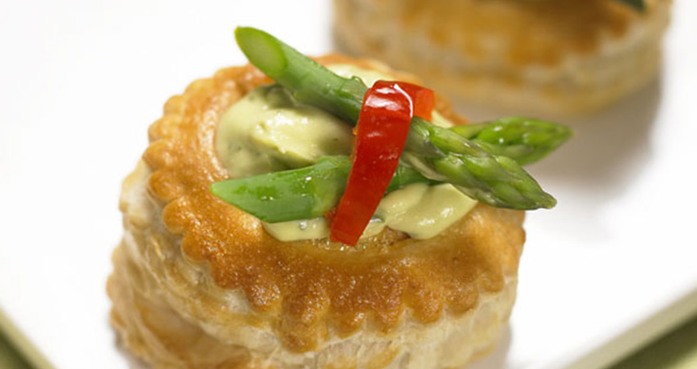 Guacomole and Asparagus Filled Pastry Cases