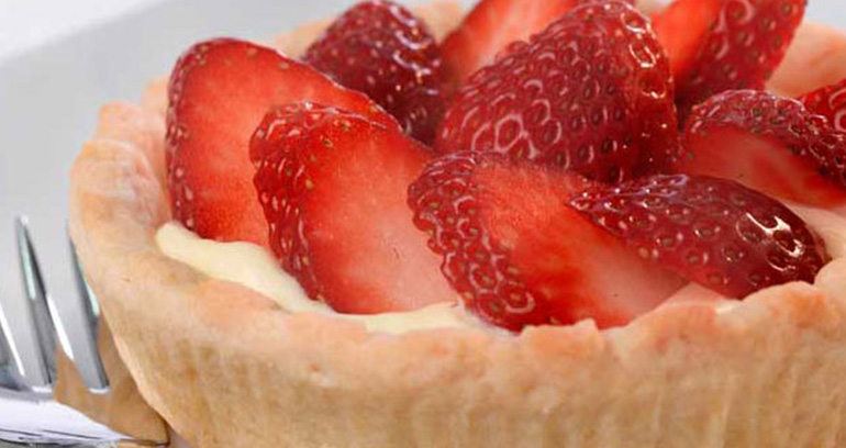 Quick Custard and Strawberry Tarts