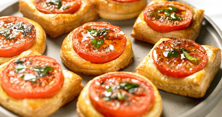 Quick Tomato Puffs