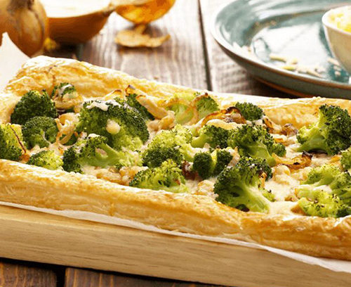 Broccoli, Cheese & Onion Puff Slice