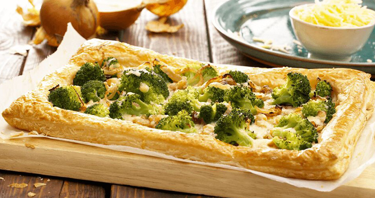 Broccoli, Cheese & Onion Puff Slice