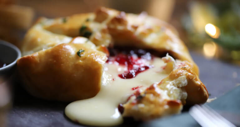 Baked Camembert with Cranberry Sauce Recipe | Jus-Rol