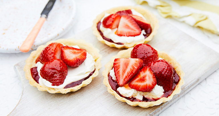 strawberry cream tarts