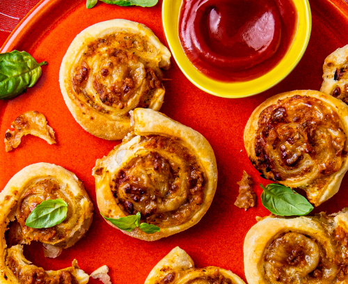 TOMATO & MOZZARELLA PINWHEELS