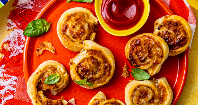 TOMATO & MOZZARELLA PINWHEELS